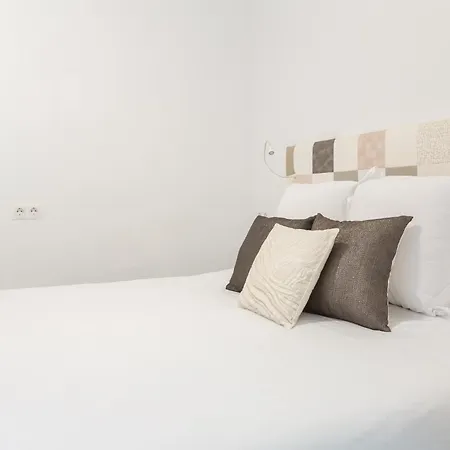Santa Lucia - 1 Bedroom In The Heart Of The Centre Apartment