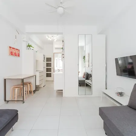 Apartment Santa Lucia - 1 Bedroom In The Heart Of The Centre